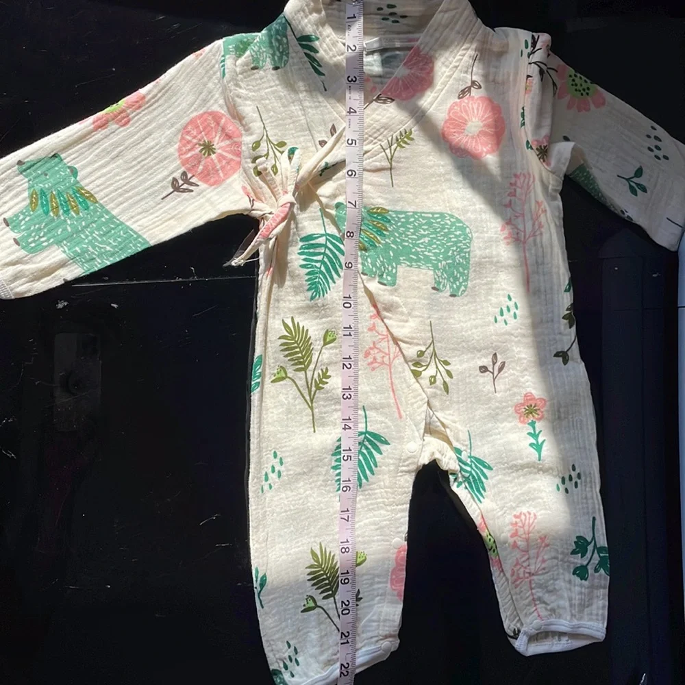 Chuya romper cream‎ with bears and leafs size 3-6 months side tie